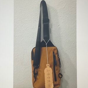 True religion HS Patch Sling .